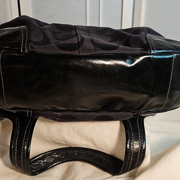 Coach Signature Fabric & Black Patent Purse - Picture 7 of 7